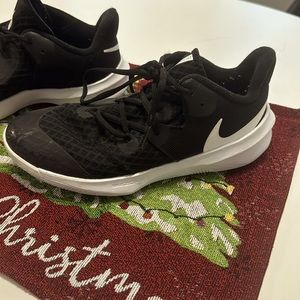 Women’s volleyball shoes